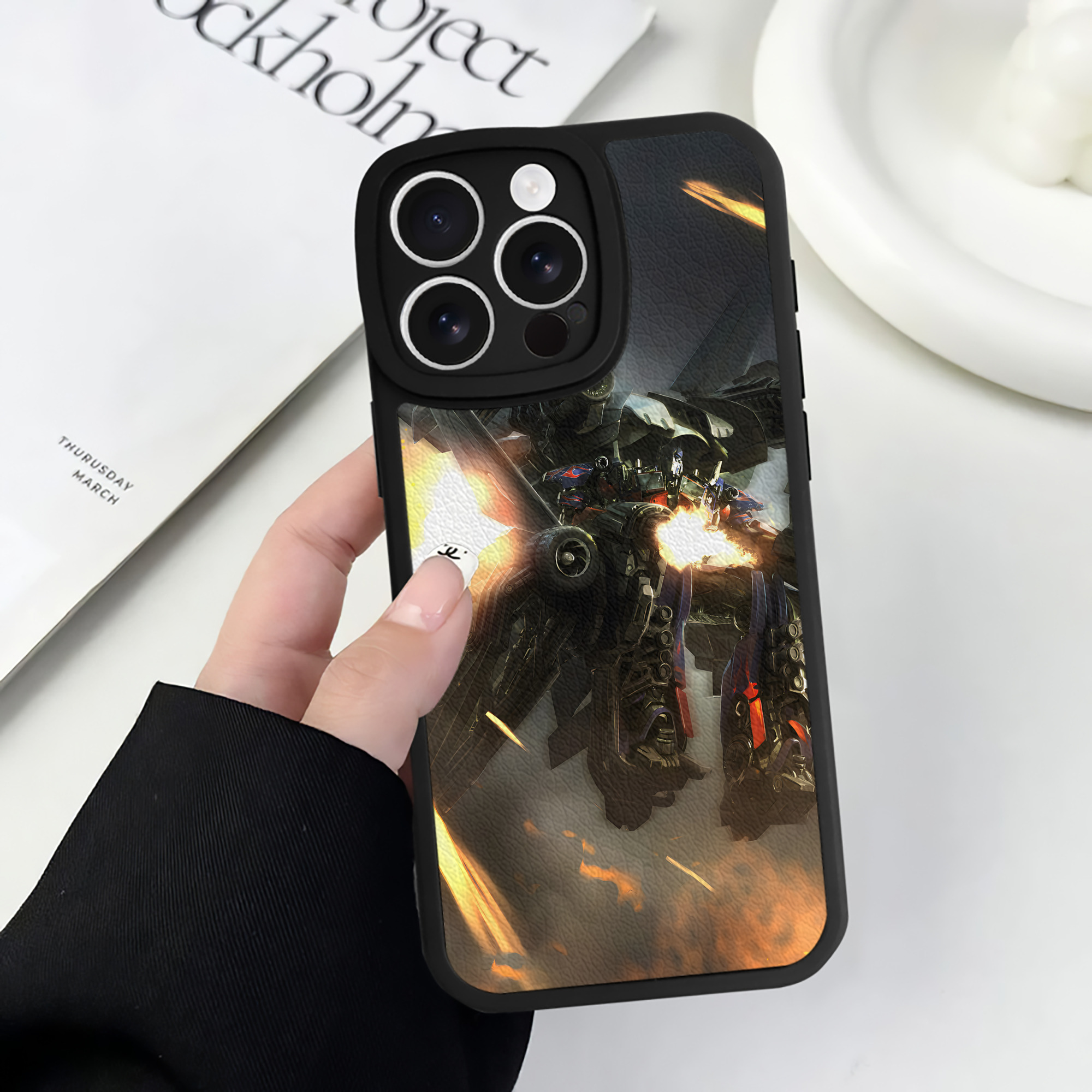 （画像用） Transformers トランスフォーマー 【iPhone 16シリーズ対応】シリコンスマホケース（レザー調） 材質：シリコン
